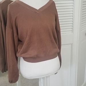 Vneck sweater with bubble sleeves size small